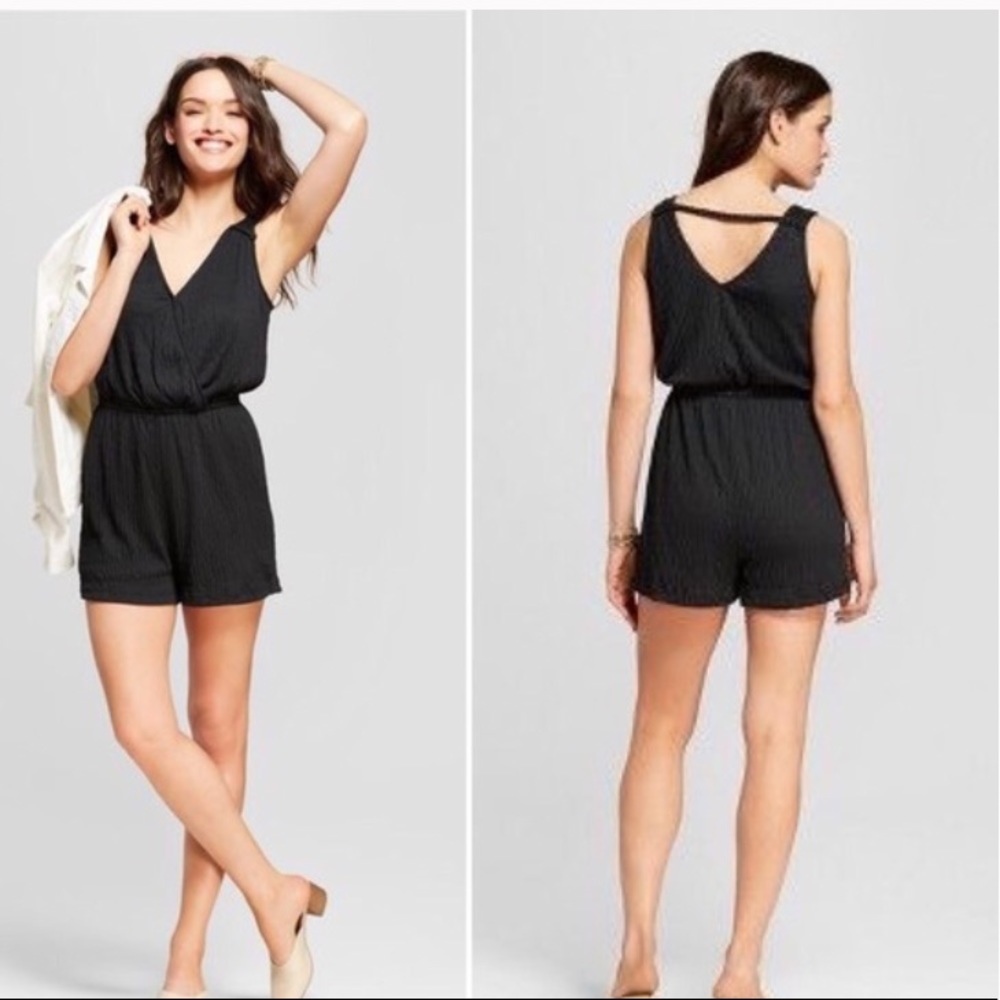 UNIVERSAL THREAD BLACK ROMPER